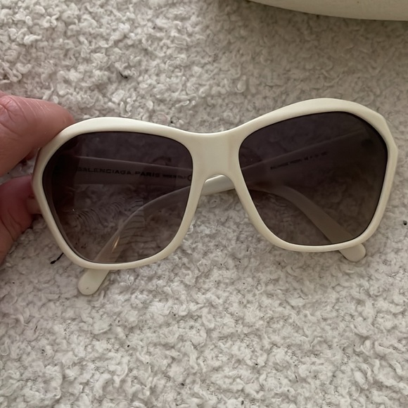 Balenciaga white sunglasses - Picture 3 of 4